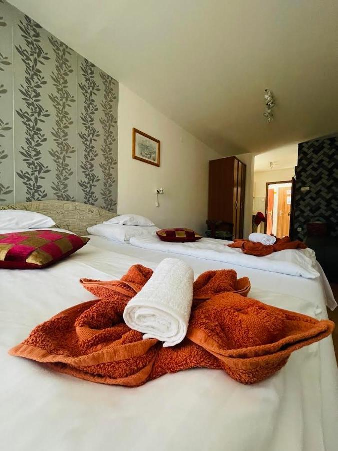 Gabi Haz Apartmanok*** Hajdúszoboszló Extérieur photo